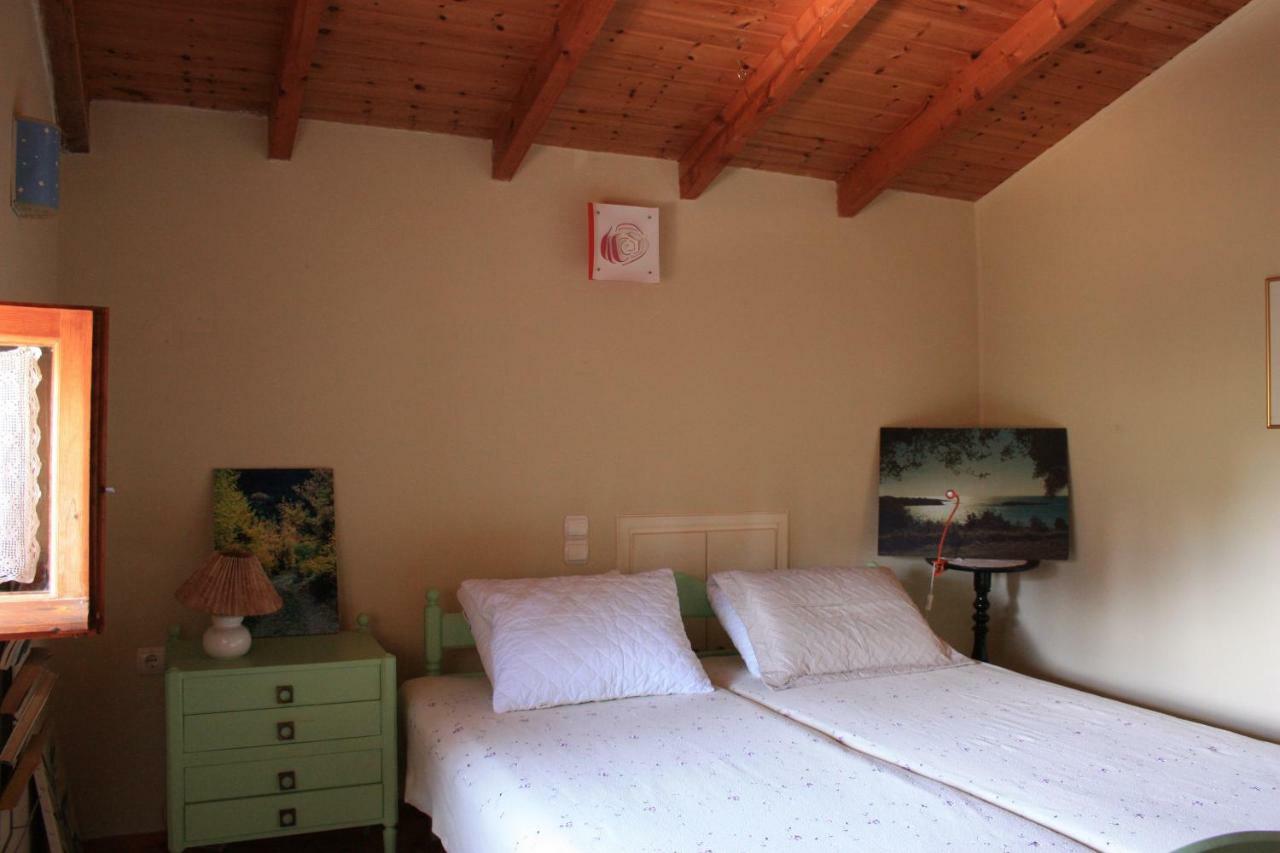 Mercouri Stone Cottage Korakokhórion Buitenkant foto